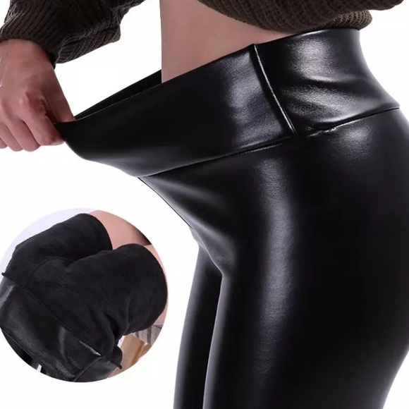 Super Hot ♡ Faux Leather Velvet Pants - Picture 3 of 8